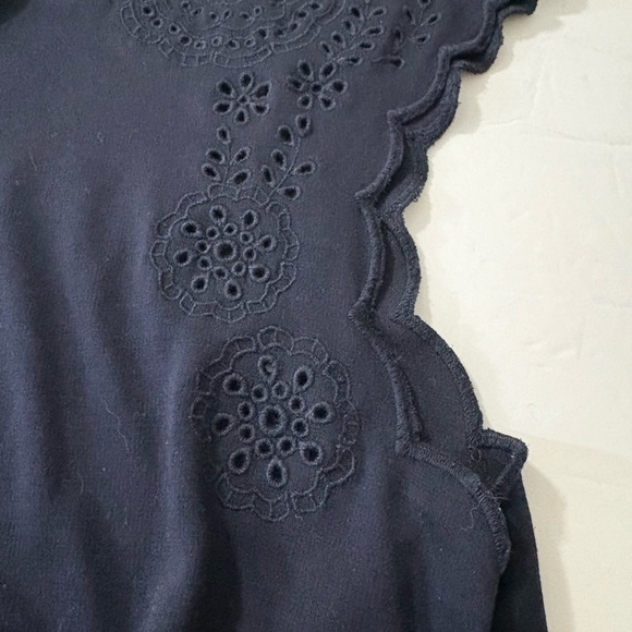 LOFT Black Sleeveless T-shirt Dress with Eyelet Detail at Shoulder. Fabric Belt. - Picture 4 of 11